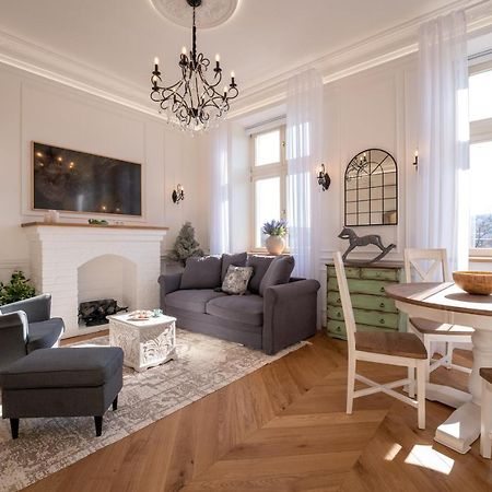 Charme De Provence In Prague Apartment Luaran gambar