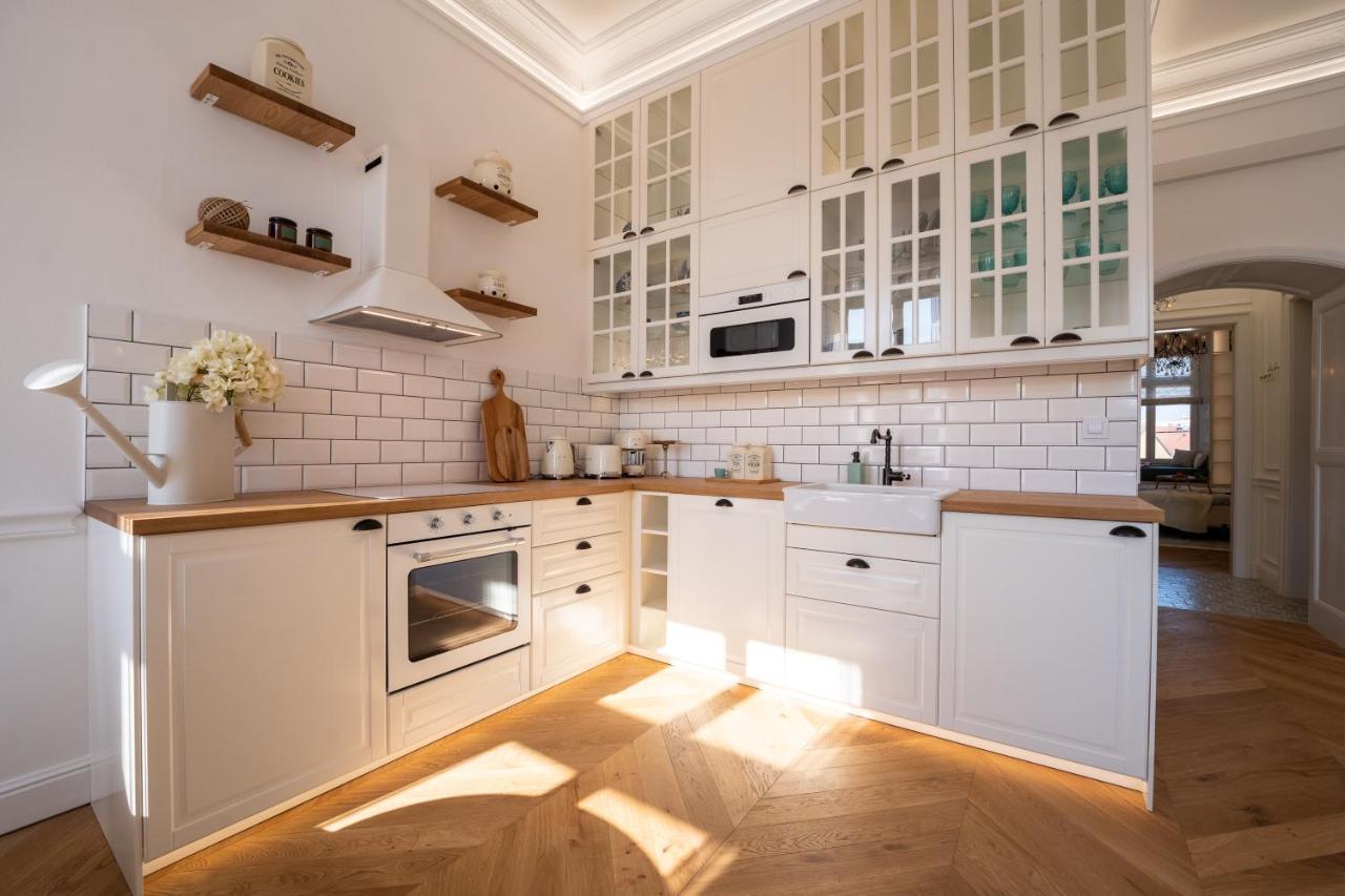 Charme De Provence In Prague Apartment Luaran gambar
