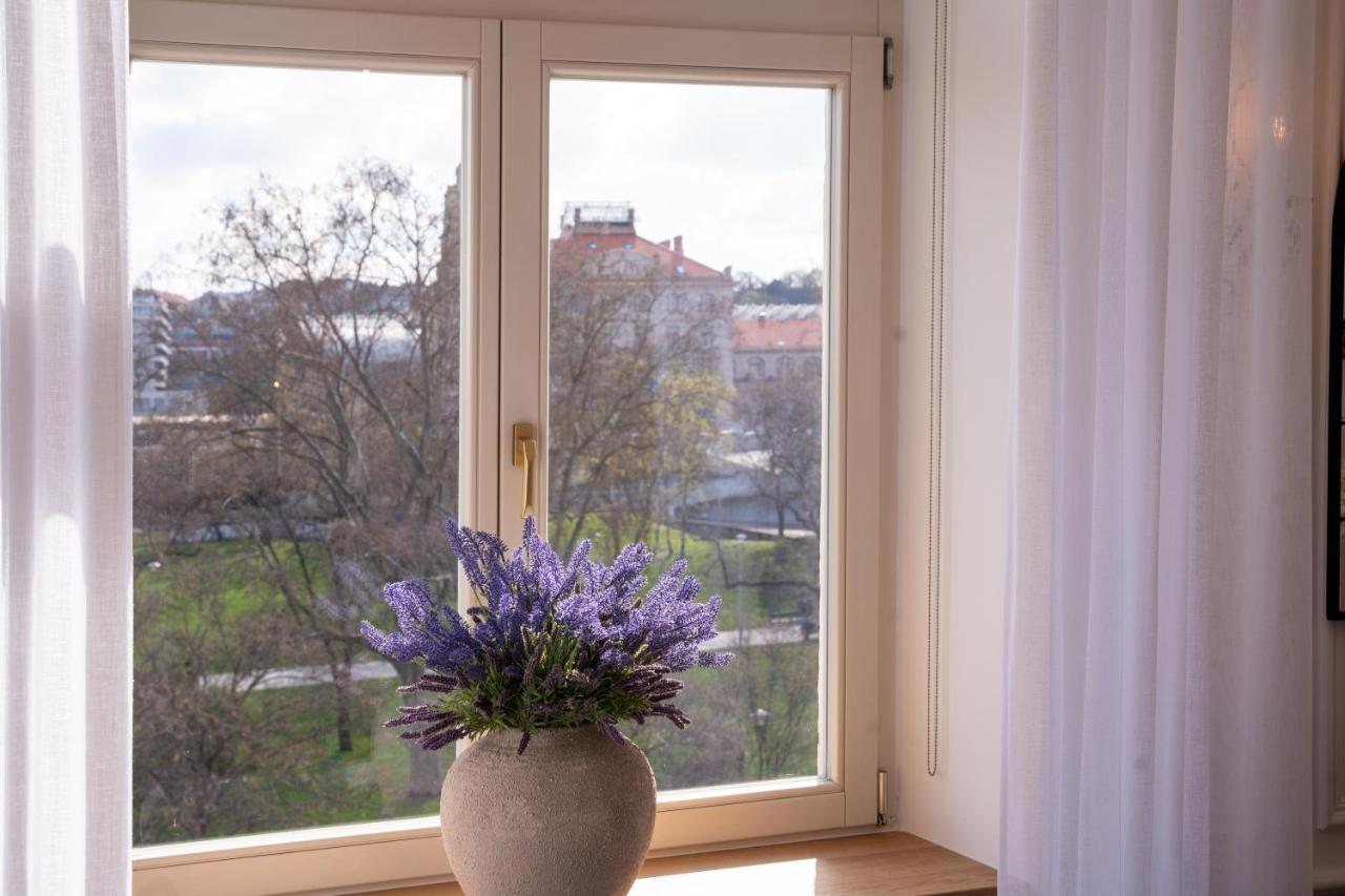 Charme De Provence In Prague Apartment Luaran gambar