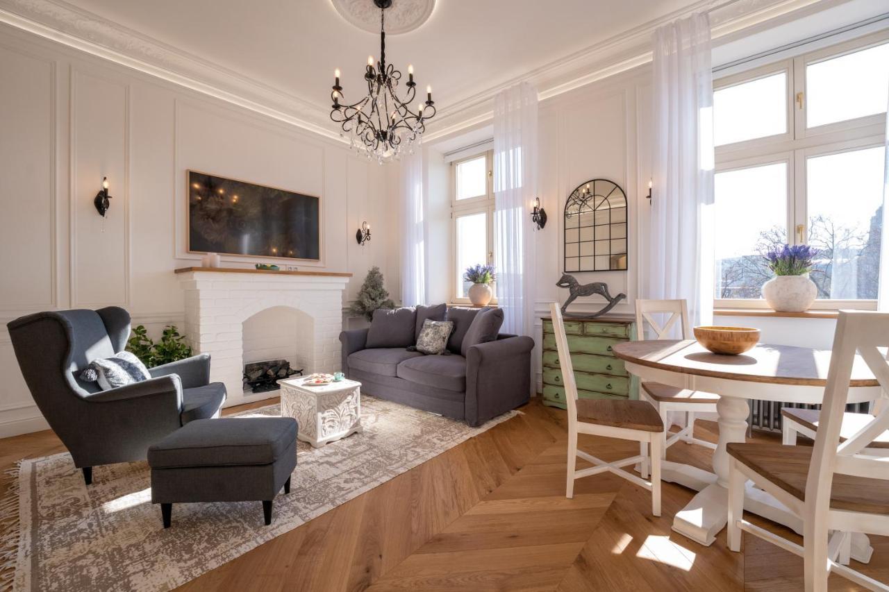 Charme De Provence In Prague Apartment Luaran gambar