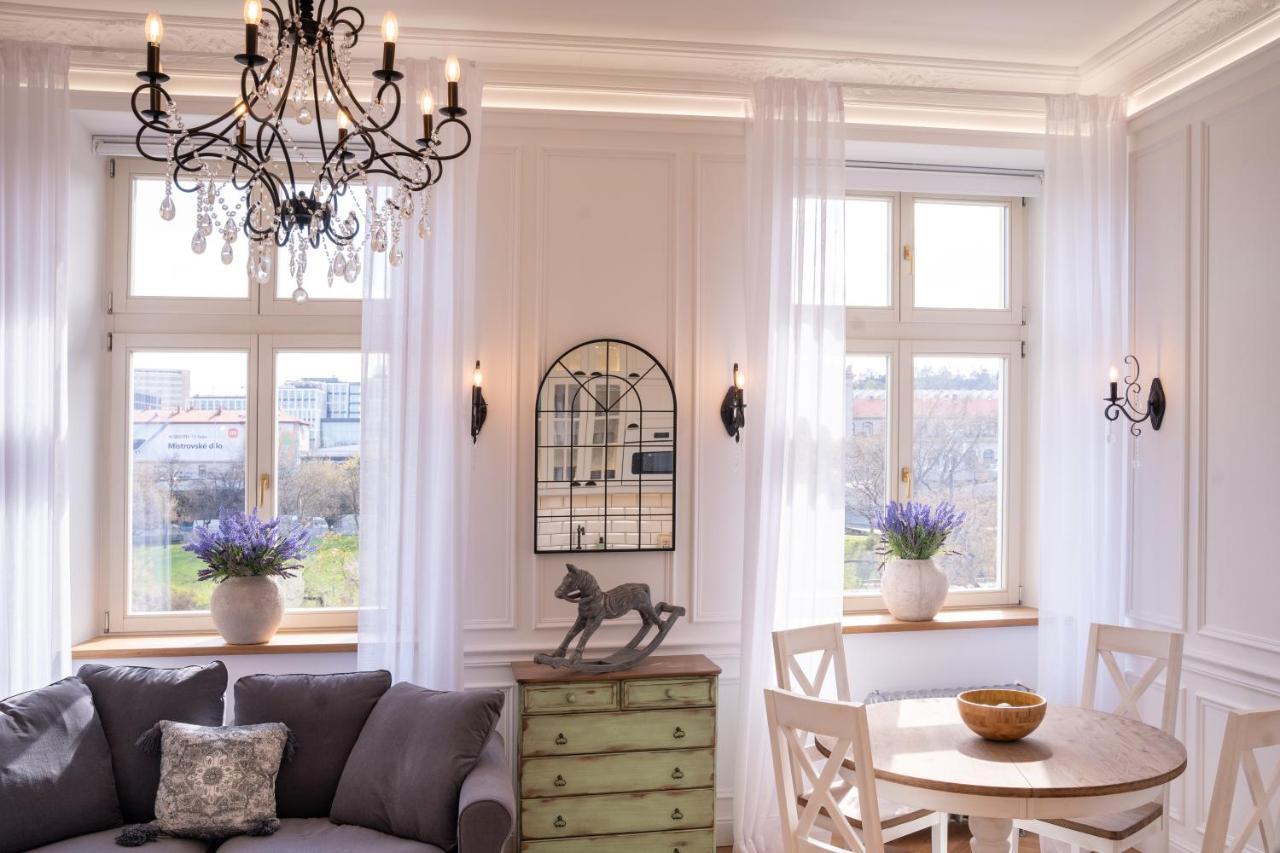 Charme De Provence In Prague Apartment Luaran gambar