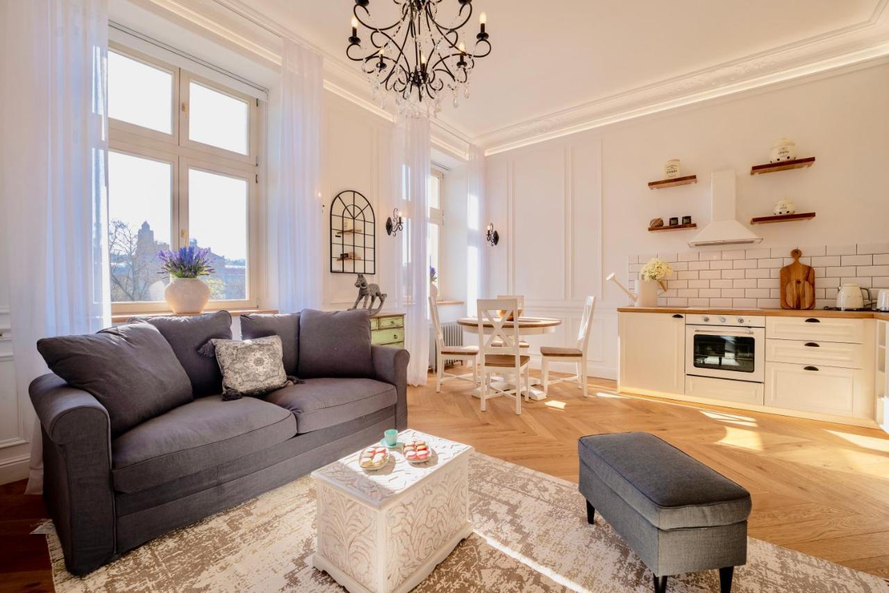 Charme De Provence In Prague Apartment Luaran gambar